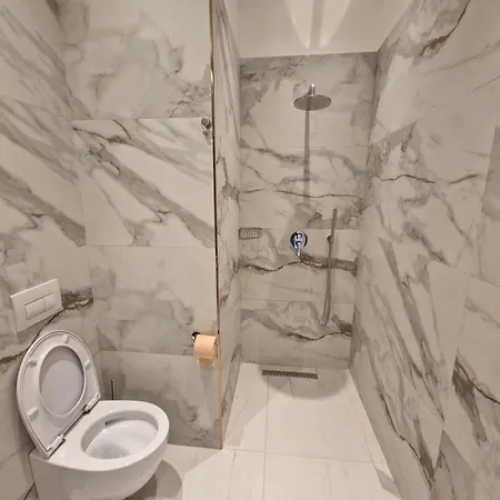 Hotel Elofira Room's *