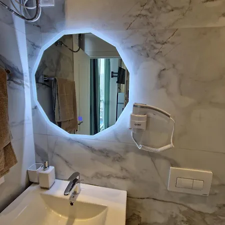 Hotel Elofira Room's