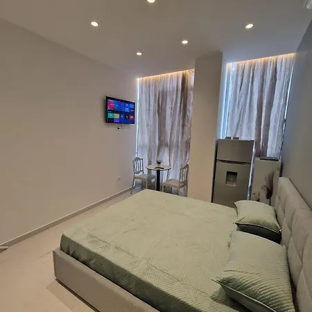 Elofira Room's מלון *